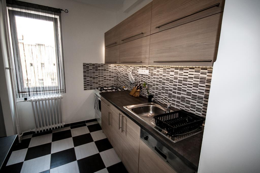 Deak Design Apartment Будапеща Екстериор снимка